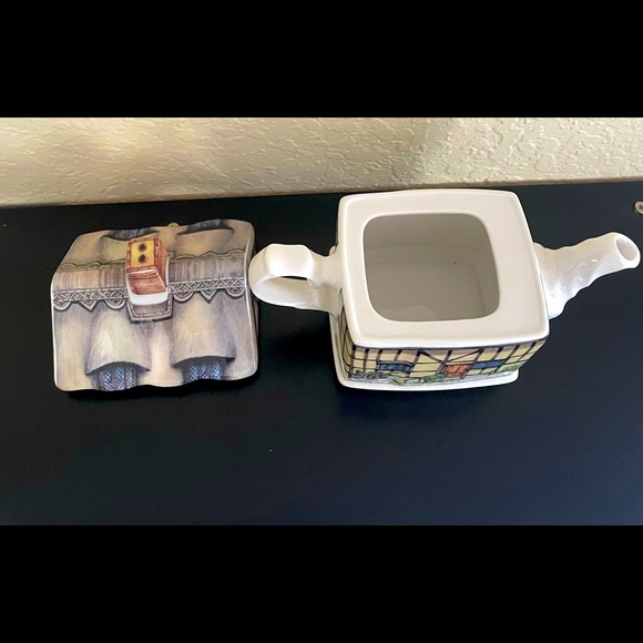 James Sandler Anne Hathway’s Cottage Teapot - Picture 4 of 4